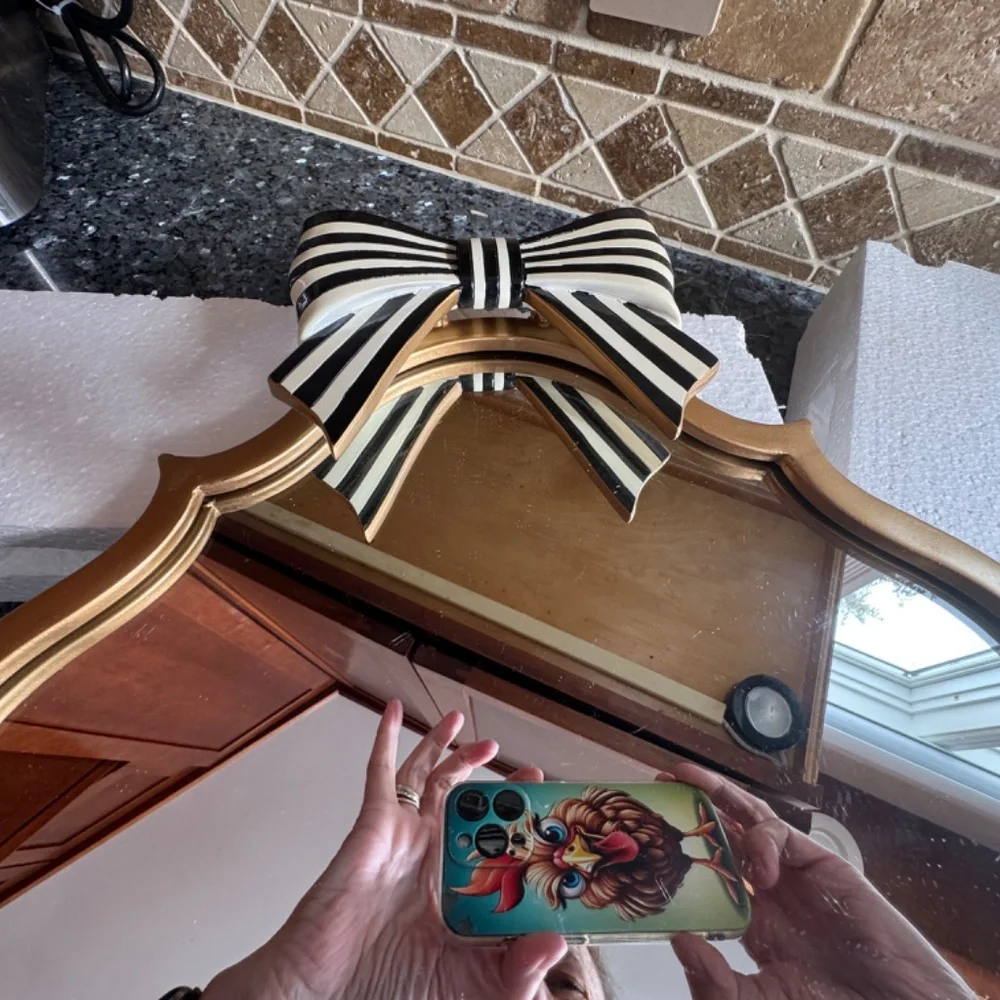 Retired Mackenzie Pretty as a Bow Accent Wall Mirror Childs New Not Displayed
